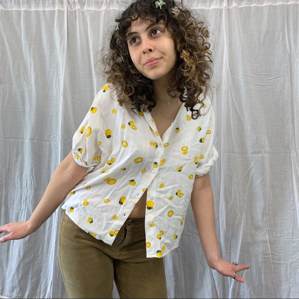 White Lemon Button Up